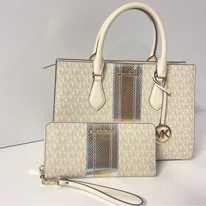 Michael Kors Sheila Pale Gold Satchel Set